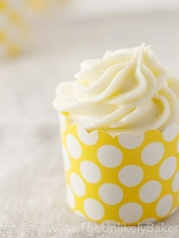 Lemon-Cupcake-with-Limoncelllo