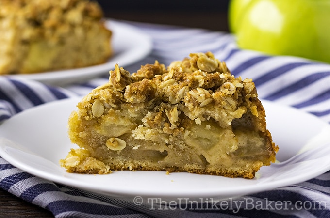 Apple Crumble Coffee Cake (with video)