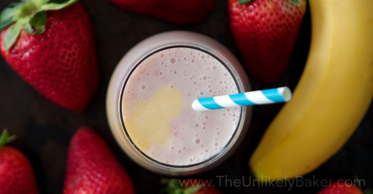 Strawberry Mango Banana Smoothie The Unlikely Baker 4347