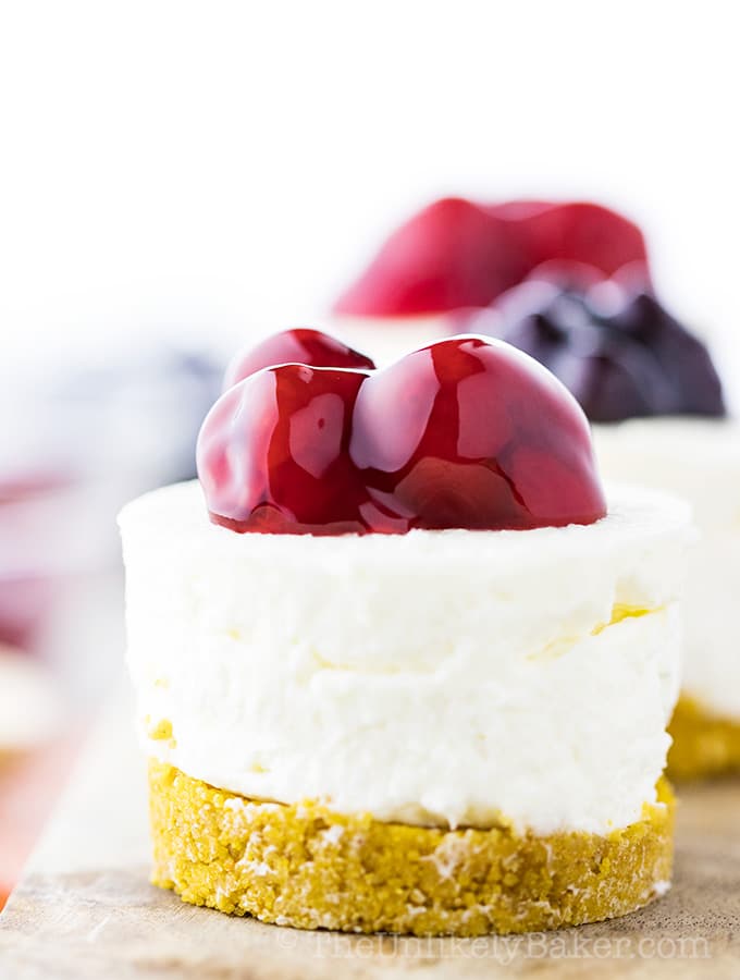 The Best No Bake Mini Cheesecakes - The Unlikely Baker