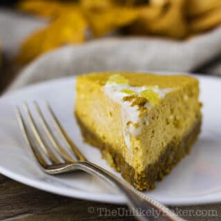 No-Bake Pumpkin Cheesecake with Gingersnap Crust