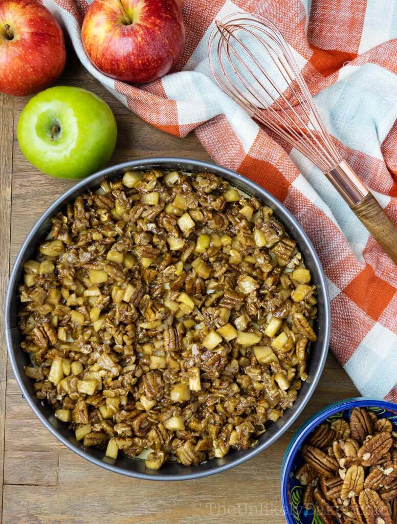 Cinnamon Apples Cheesecake
