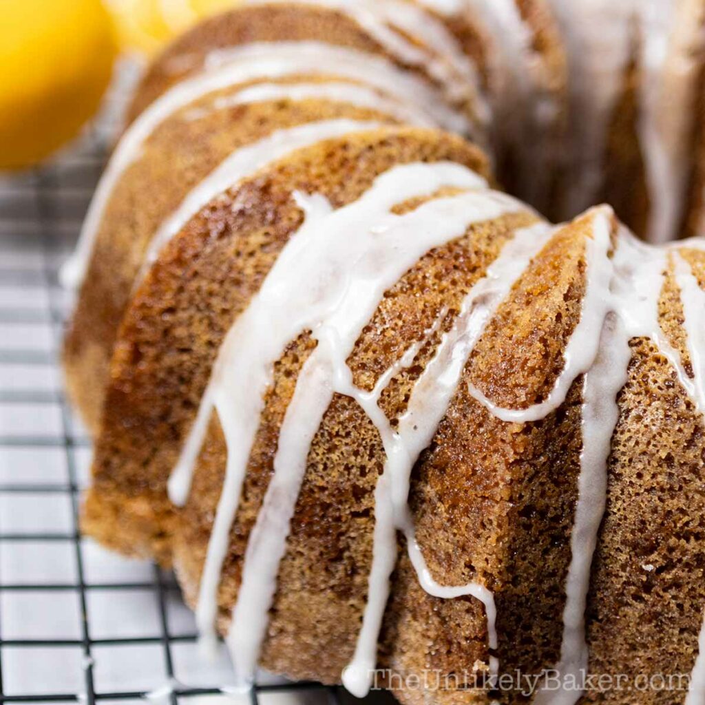 lemon bundt cake with lemon glaze