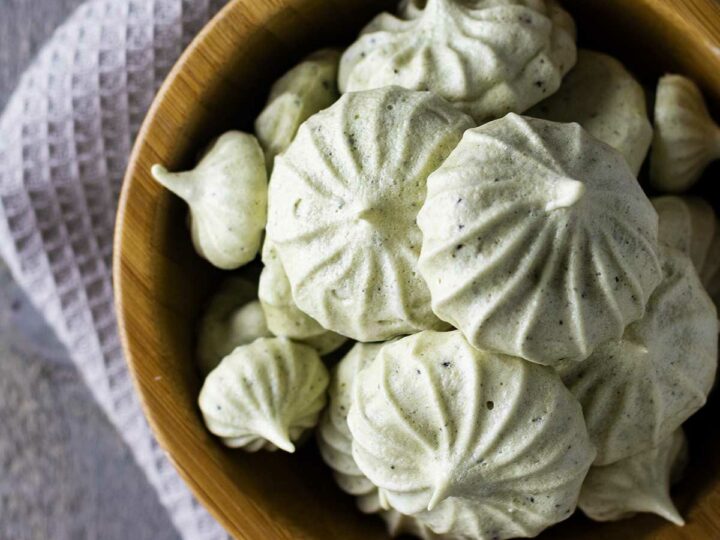 matcha chocolate chip cookies in a bowl