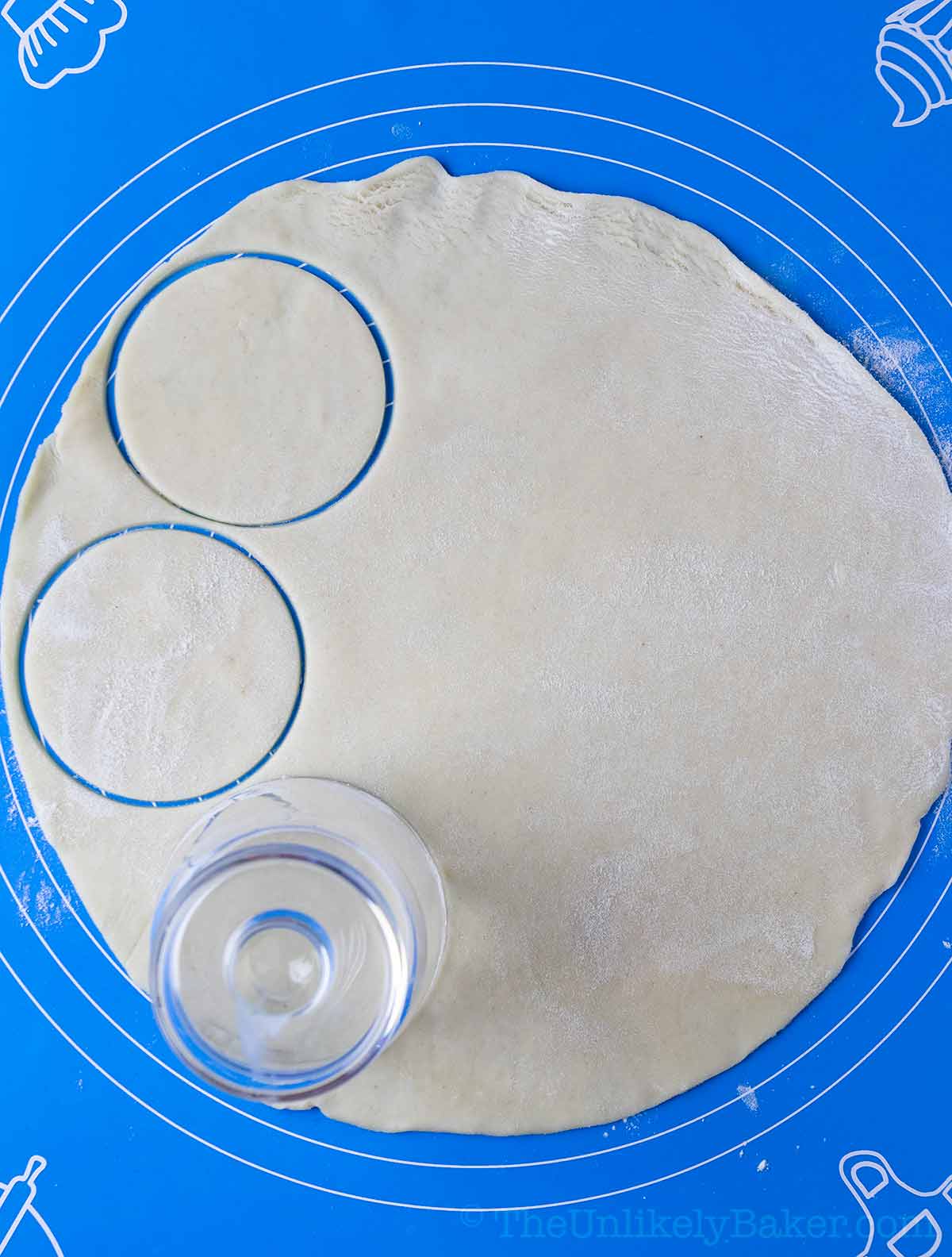 Cut puff pastry into circles.
