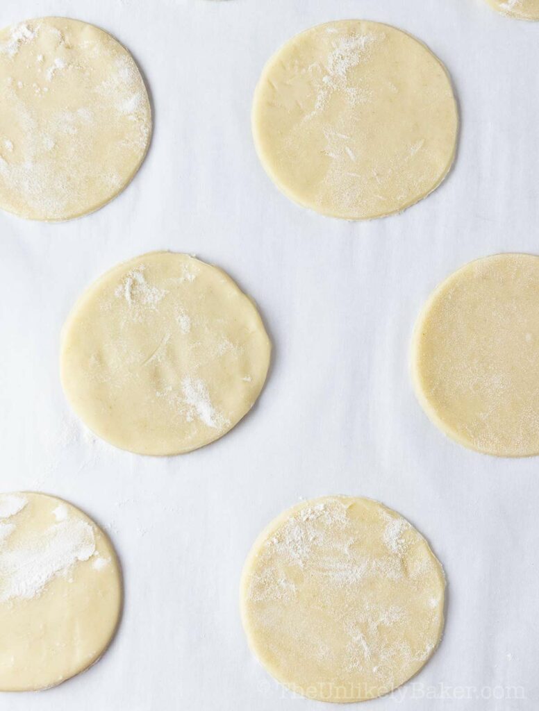 Cut puff pastry into circles