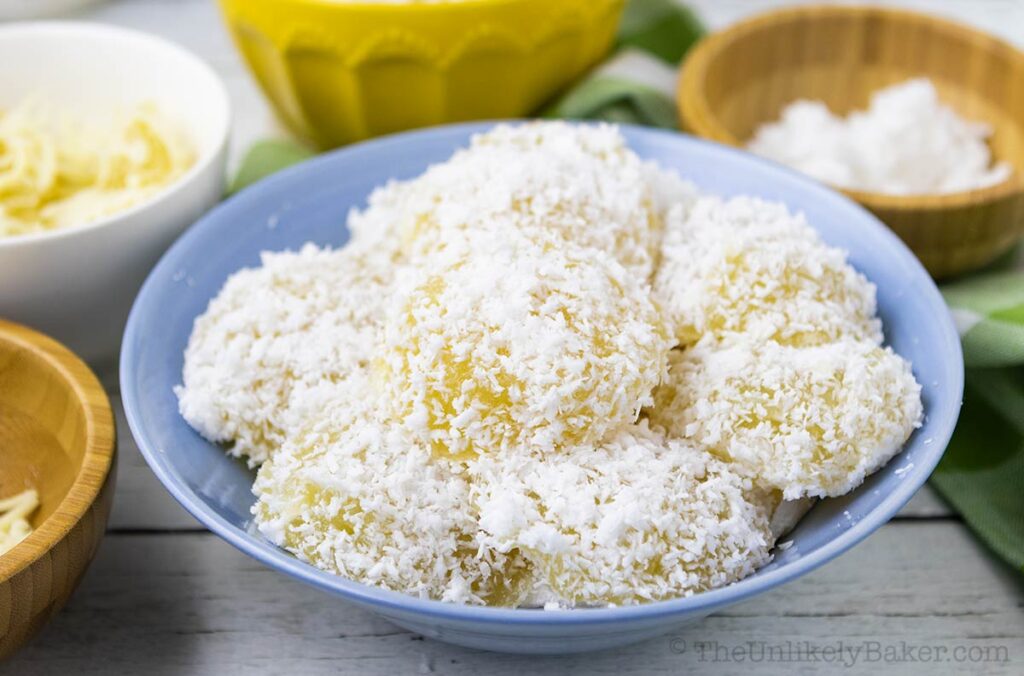 Bowl of freshly made pichi pichi