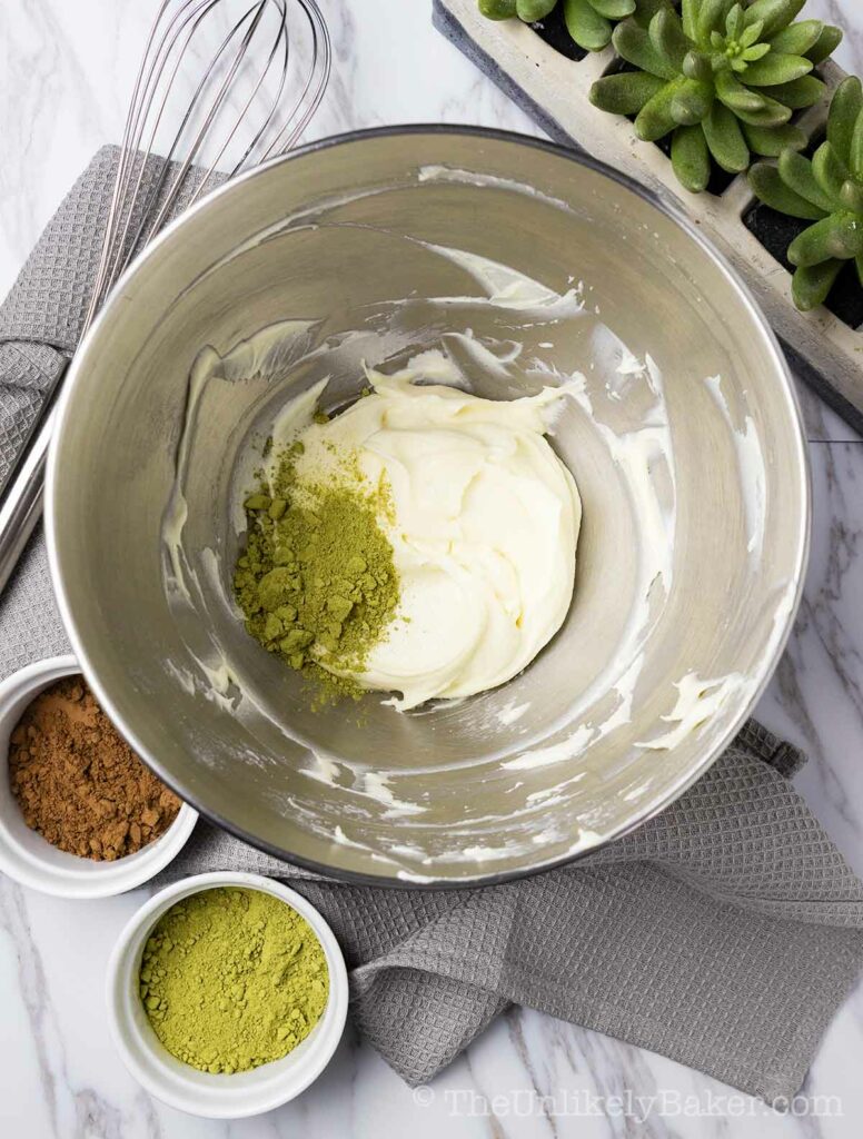 Cream cheese with matcha powder
