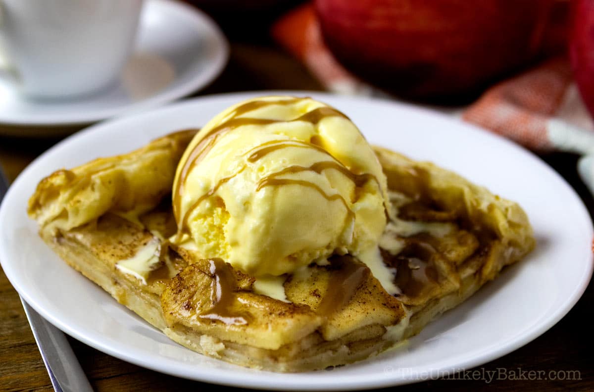 apple galette with puff pastry