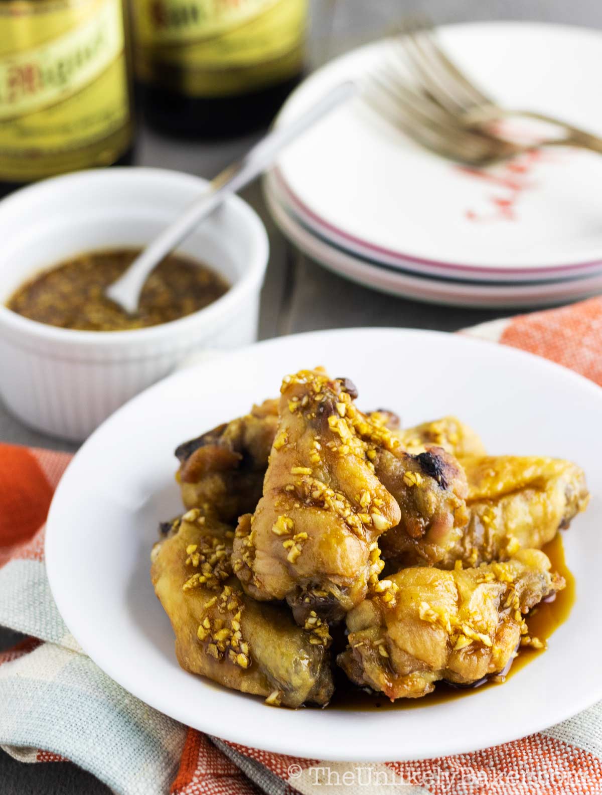 Crispy baked chicken wings with minced garlic soy sauce