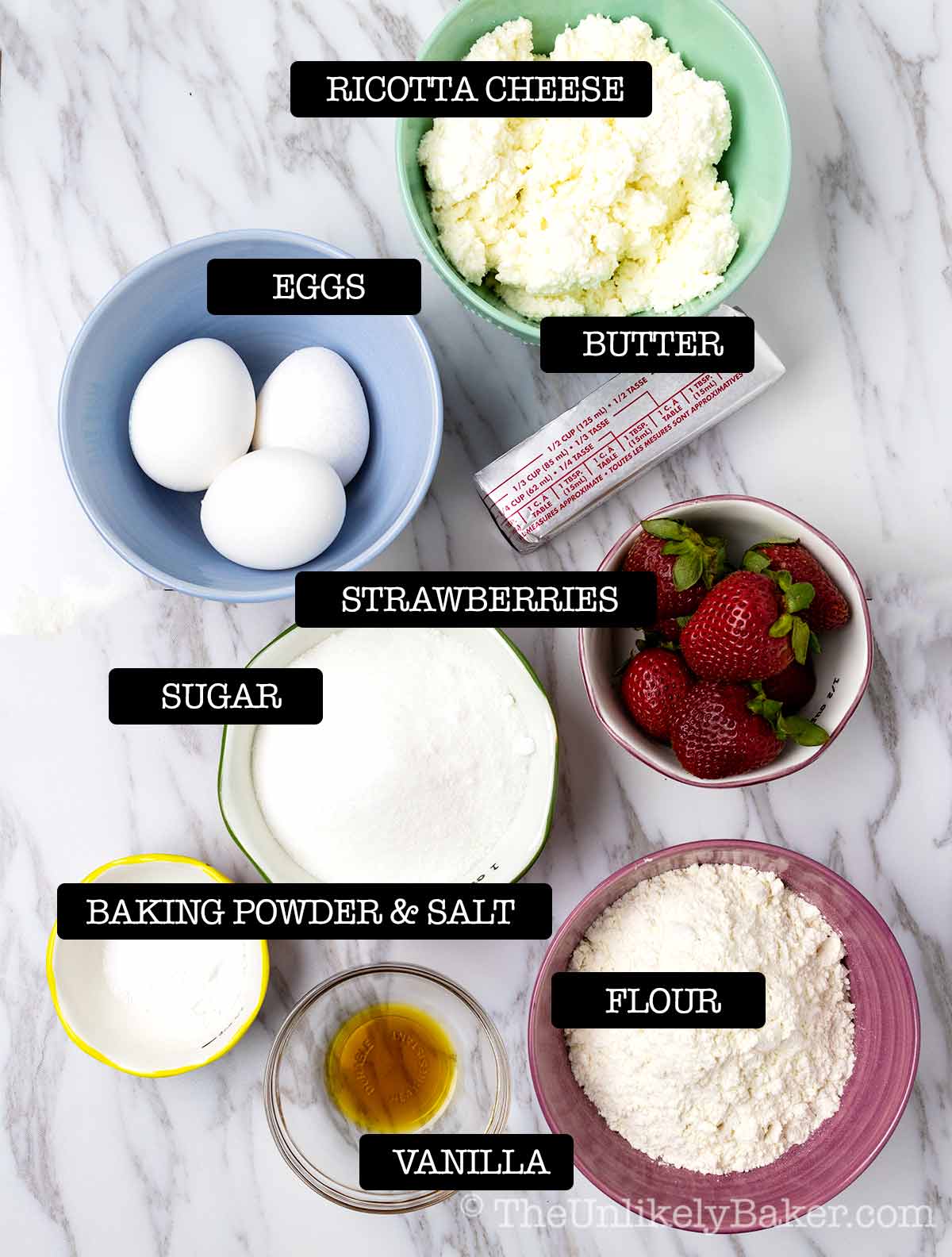 Ingredients for ricotta cake with strawberries.