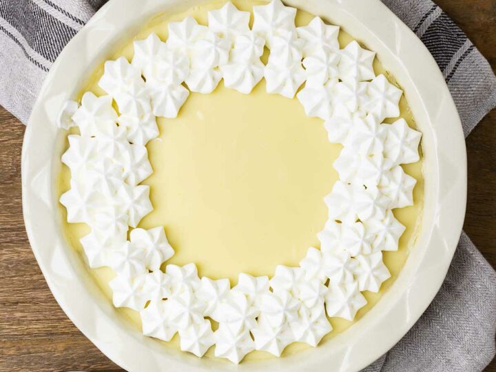 Calamansi pie topped with whipped cream.