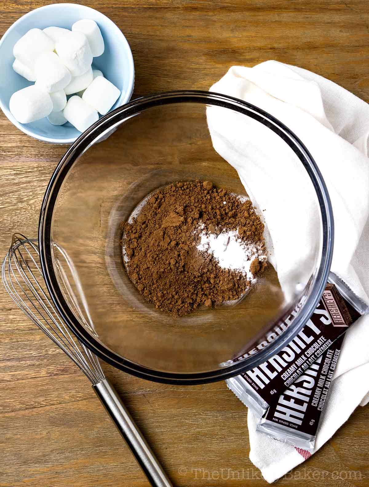 Cocoa powder and baking soda in a bowl.