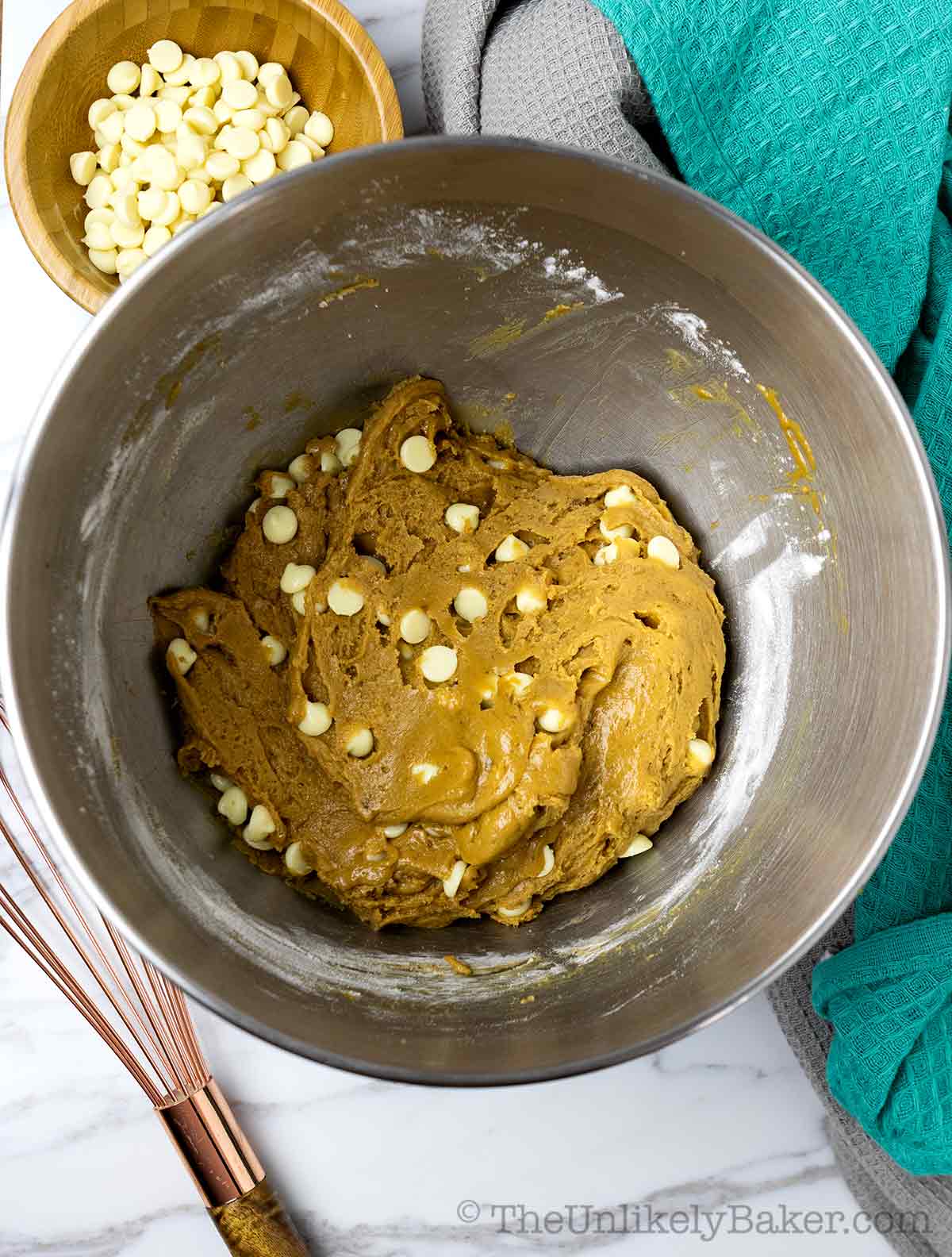 White chocolate Biscoff blondie batter.