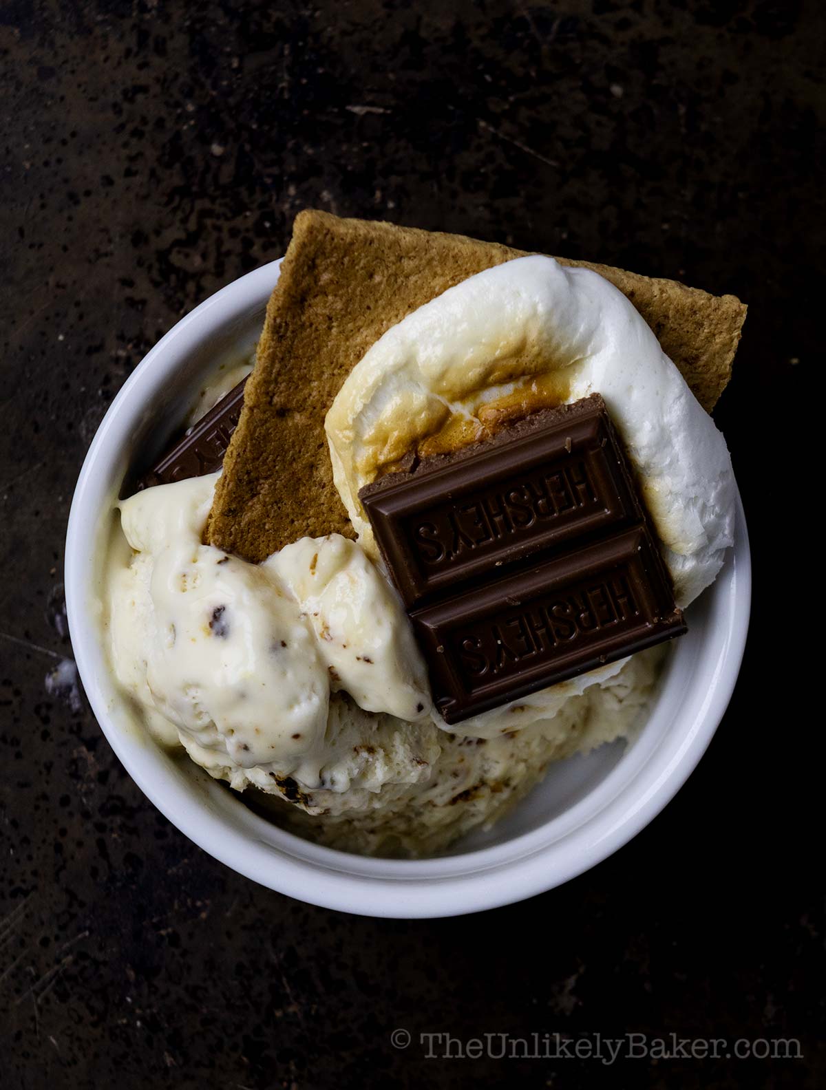 Marshmallow flavored ice cream in a bowl.