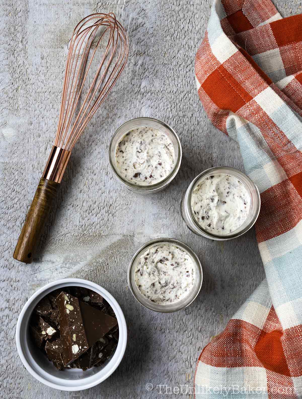 Cheesecake in mason jars.