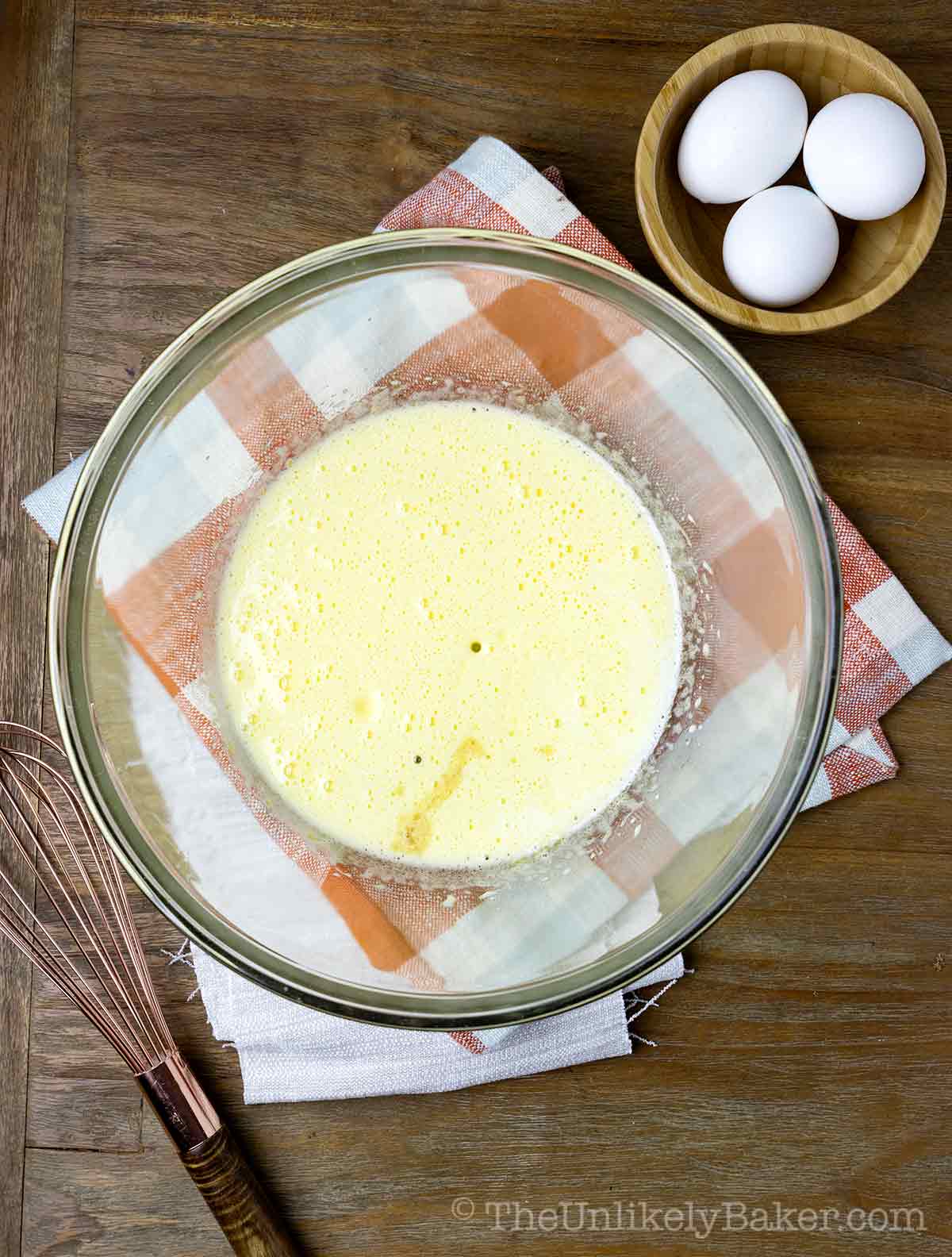 Egg yolk mixture with vanilla.