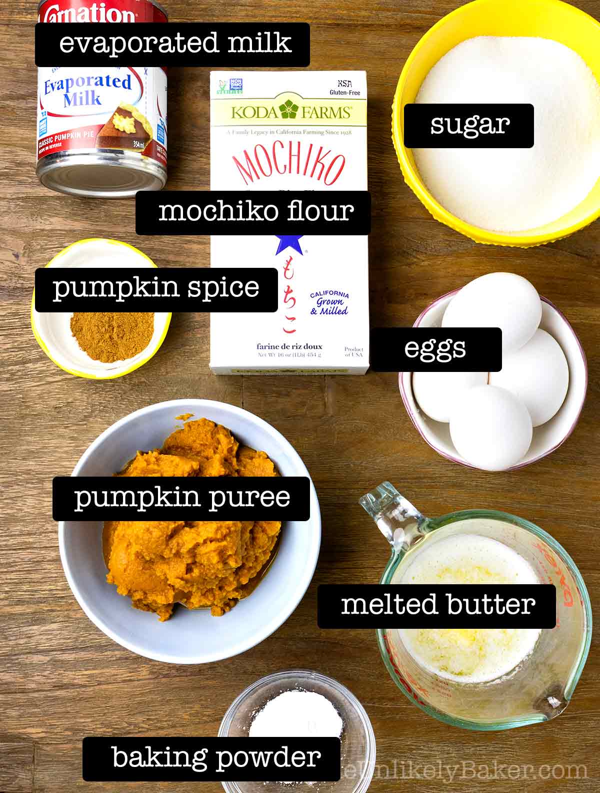 Ingredients for pumpkin mochi with text overlay.