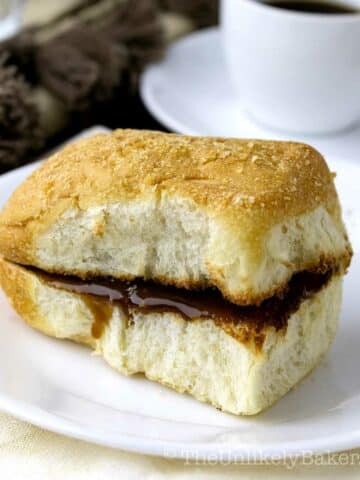 Hot pandesal with coco jam.