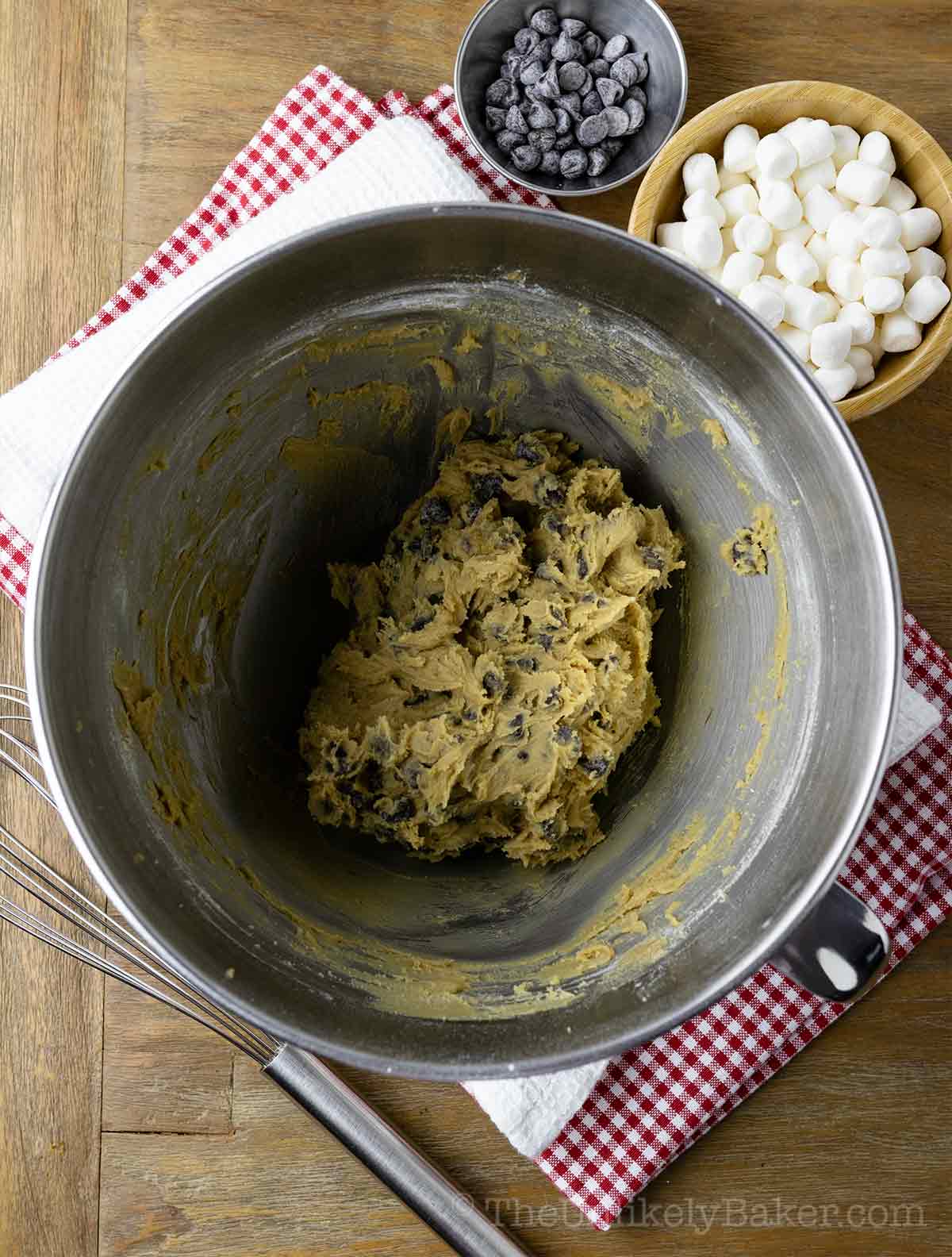 Cookie dough for chocolate cookies marshmallows.