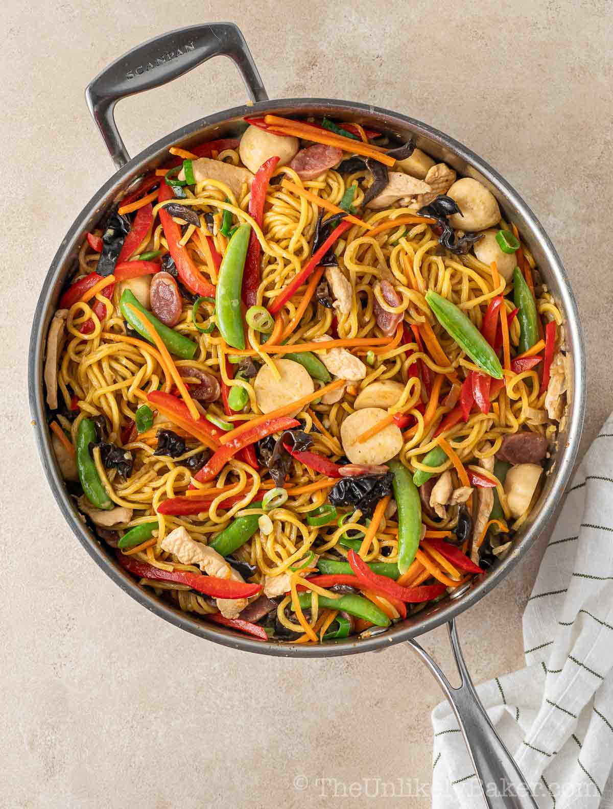 Freshly cooked pancit canton with veggies and meat.