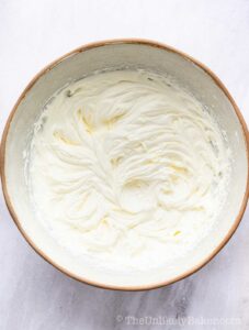 Mascarpone cream mixture.