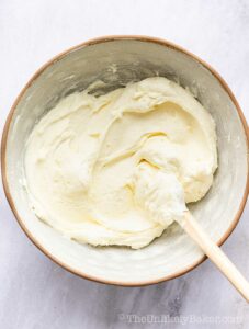 Mascarpone white chocolate mixture.