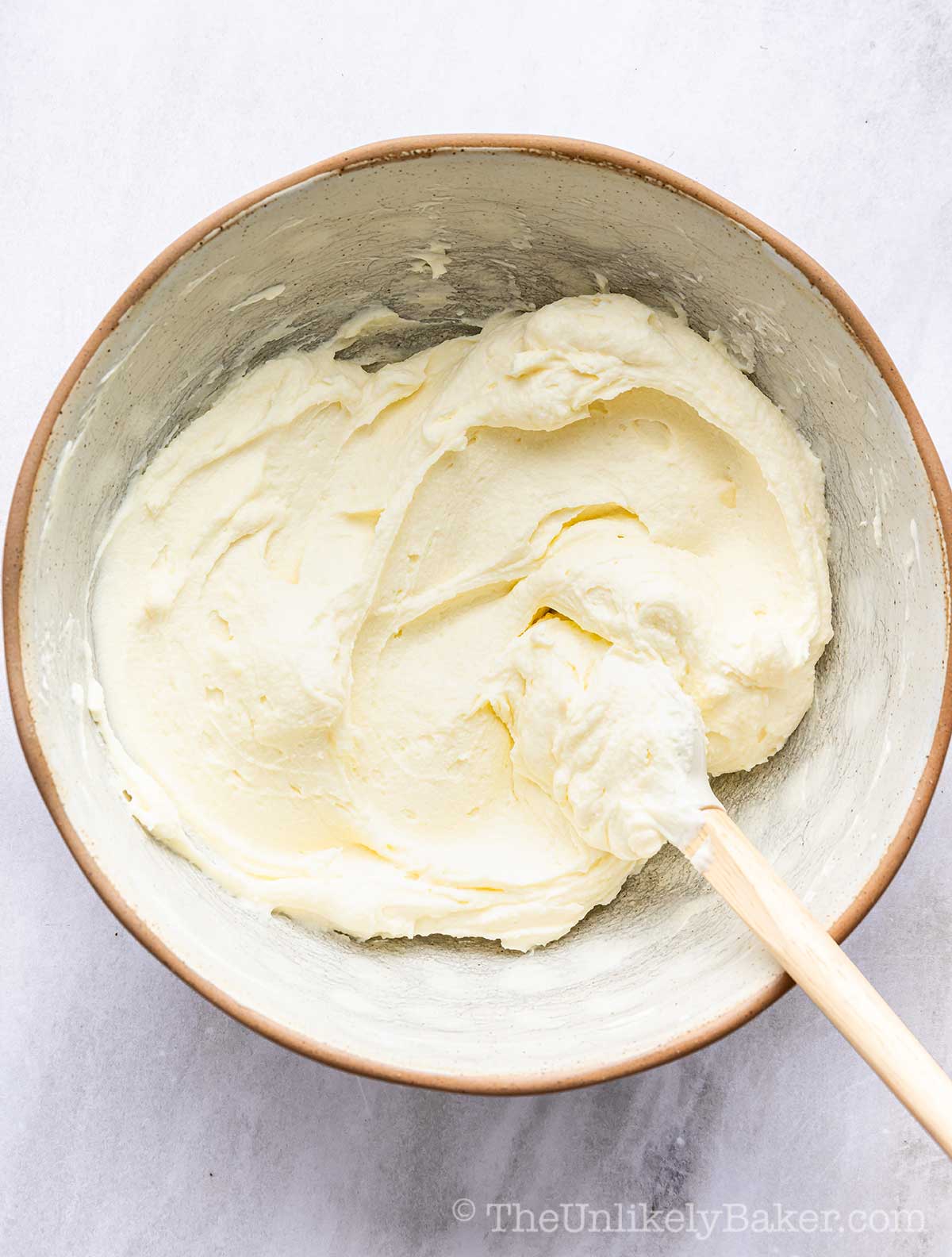 Mascarpone white chocolate mixture.